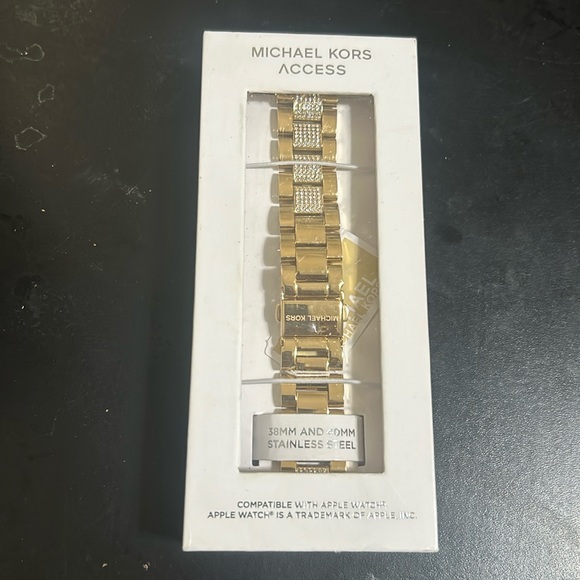 Michael kors Apple Watch band 40 mm - Picture 1 of 2